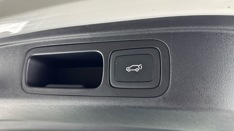 MG HS 1.5 T-GDI Trophy 5dr DCT Petrol Hatchback